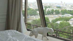 eiffel tower apartment
