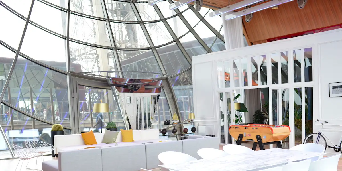 eiffel tower apartment